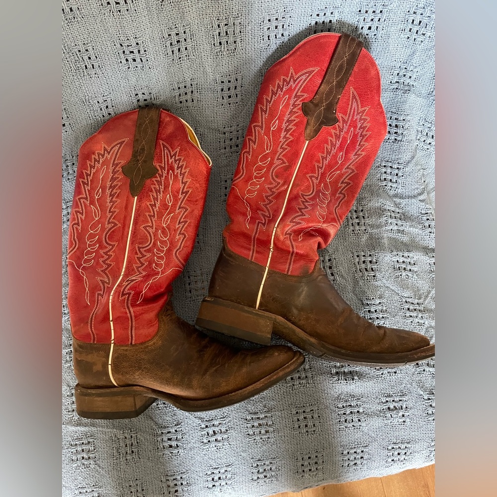 Cinch cowboy boots